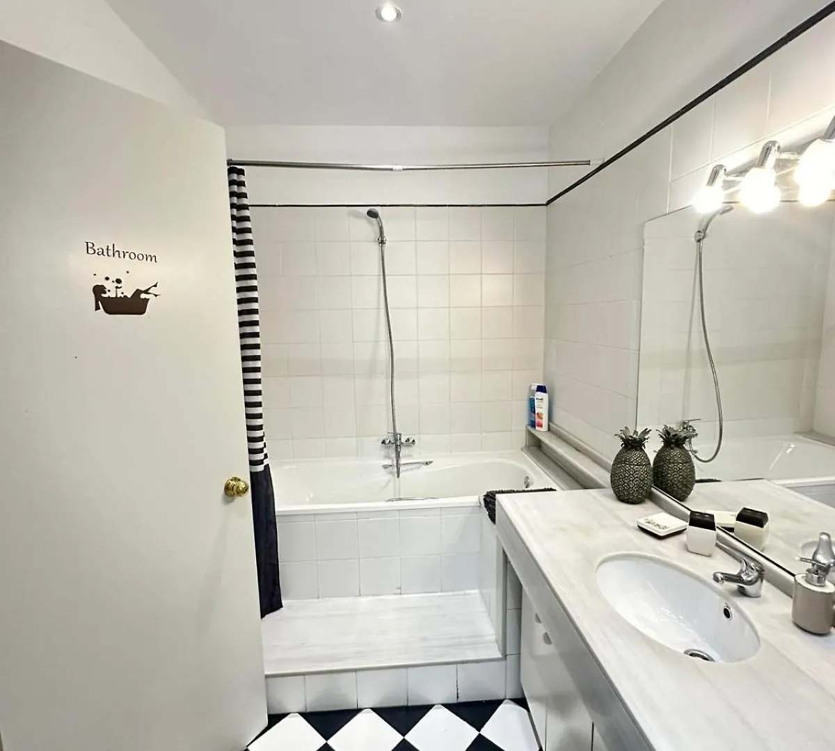 Rooms Aribau Barcelona Bed & Breakfast