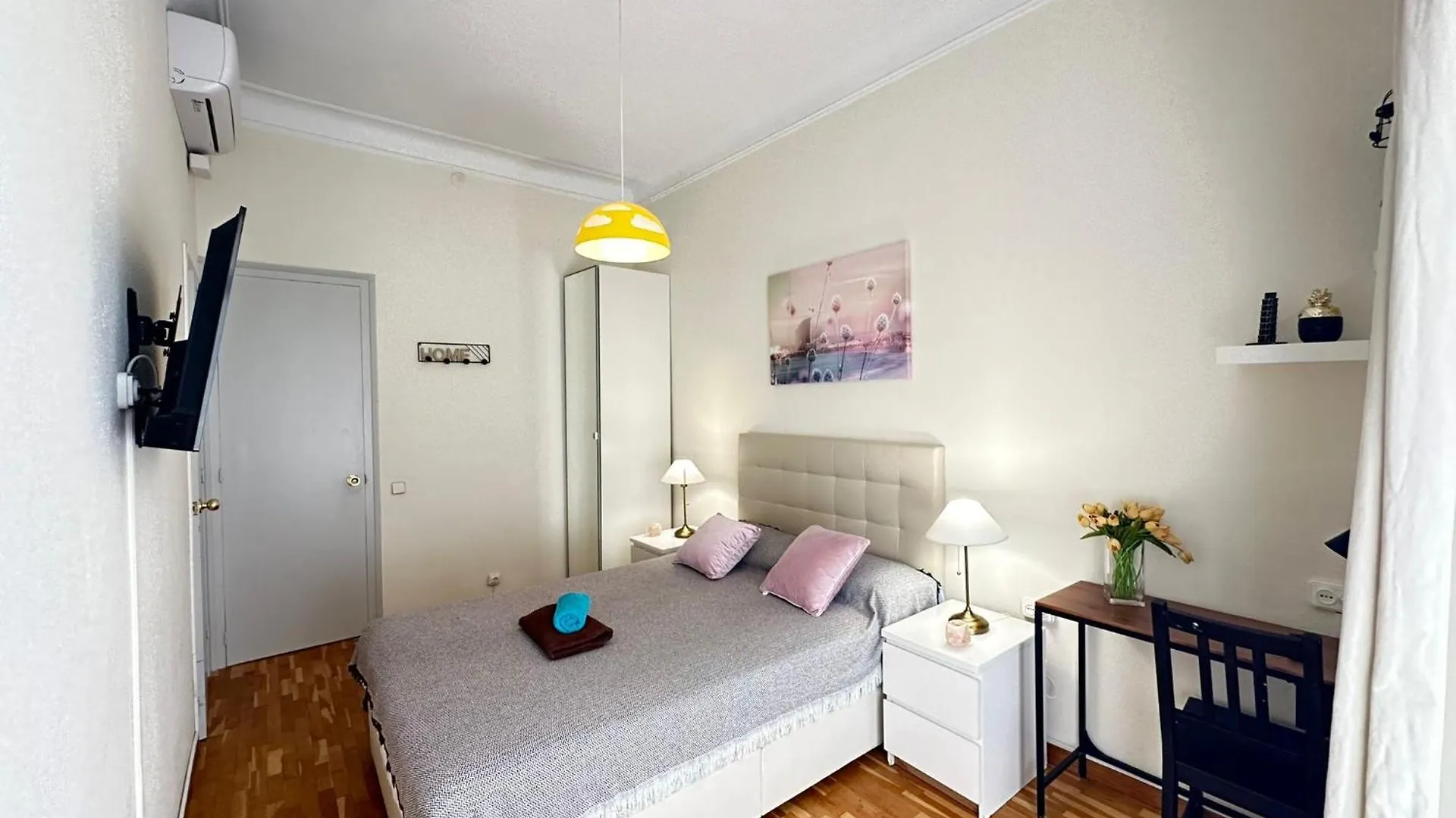 Rooms Aribau Barcelona Bed & Breakfast
