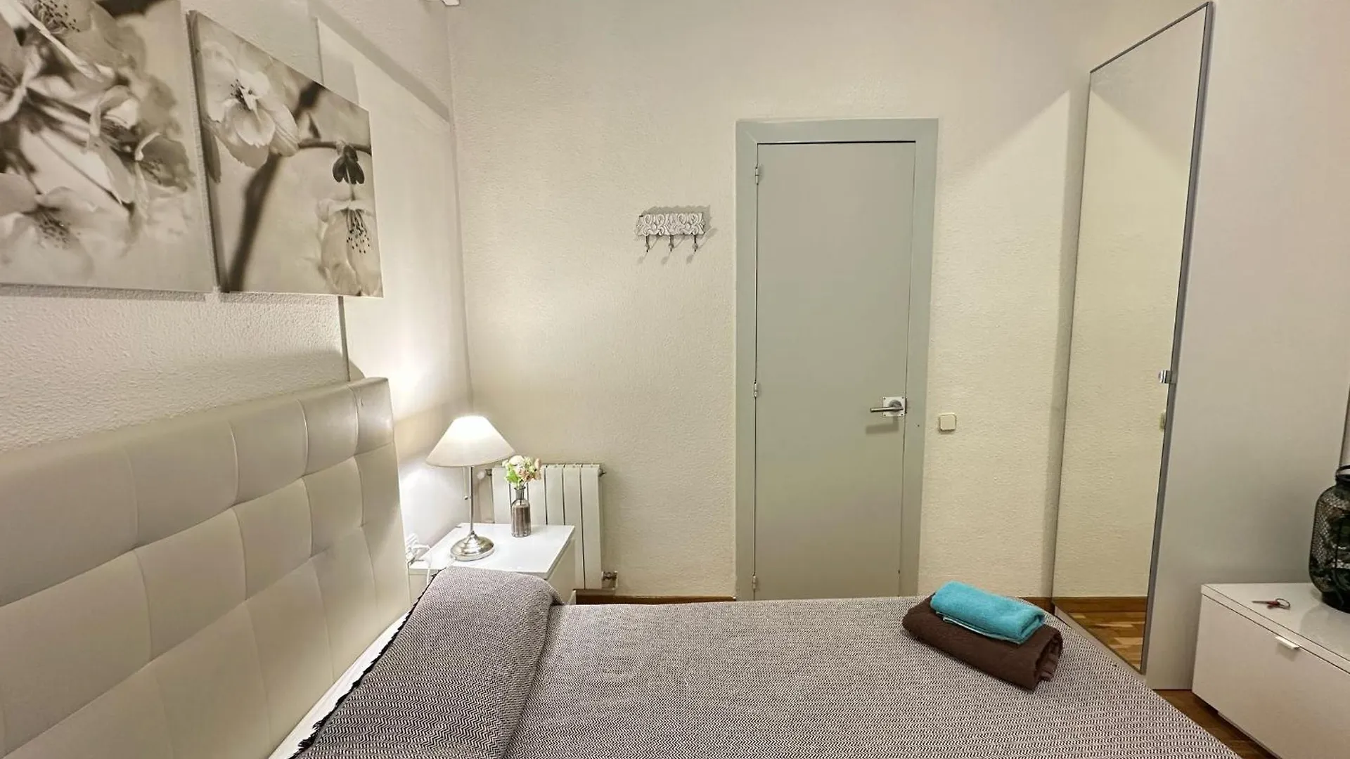 Rooms Aribau Barcelona Bed & Breakfast